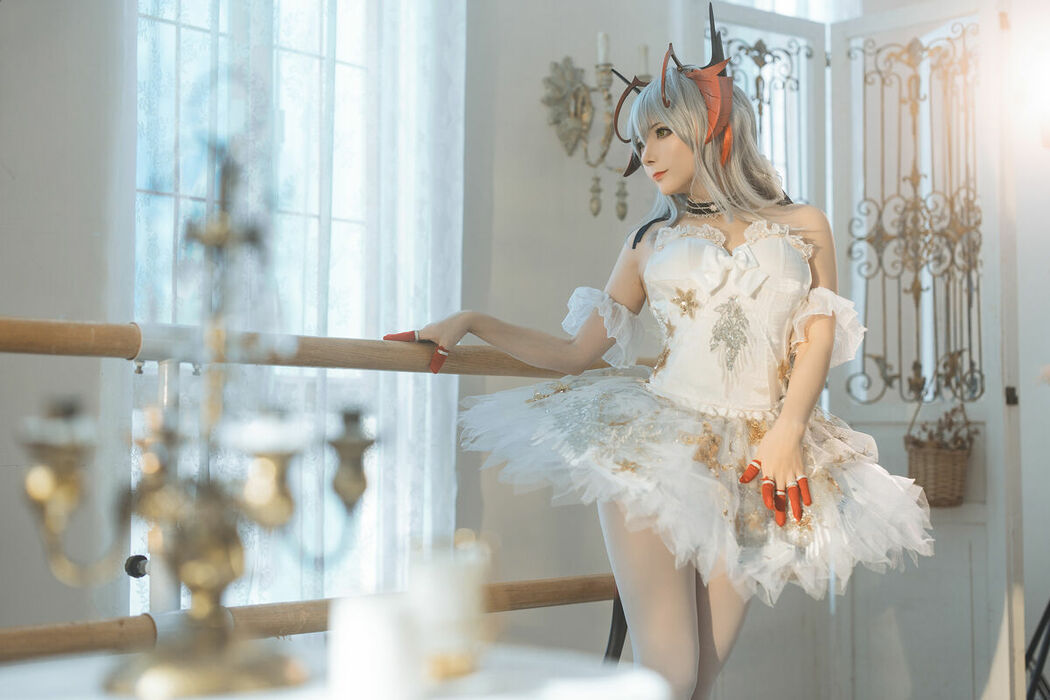 Coser@是三不是世w – 明日方舟 W 芭蕾 (28P)