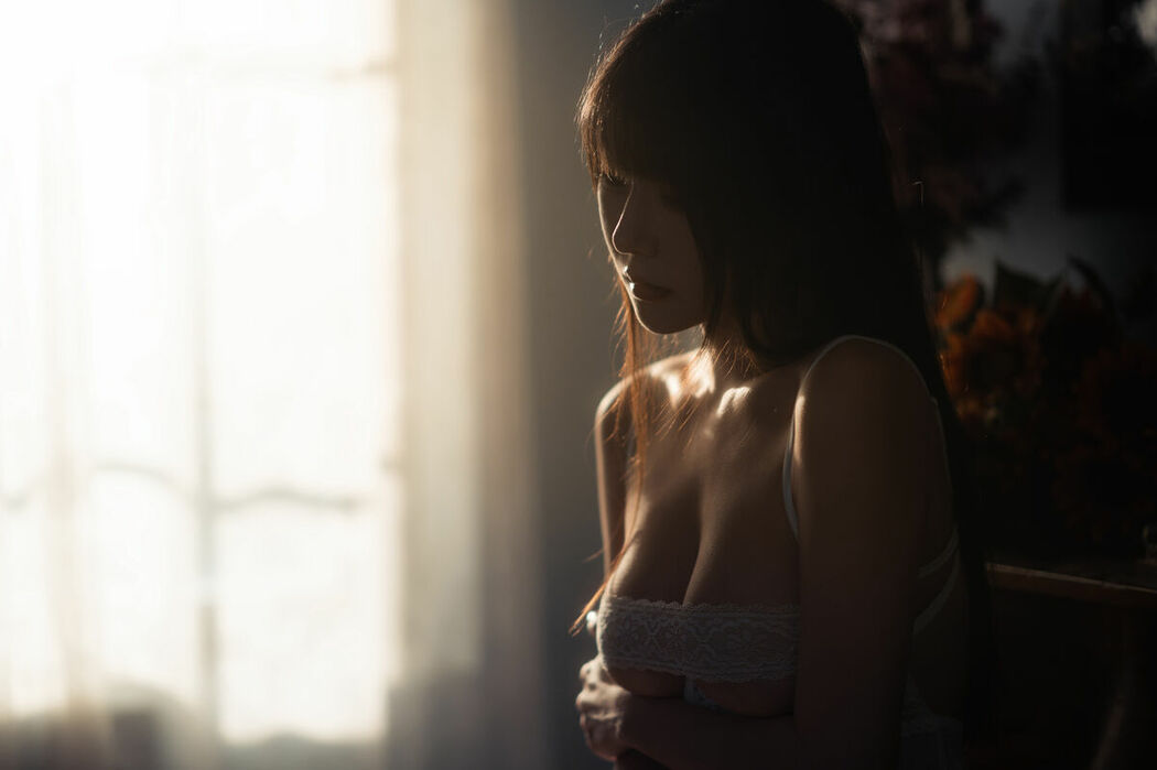 Coser@香草喵露露 – 白丝纱裙 (11P – 1V)