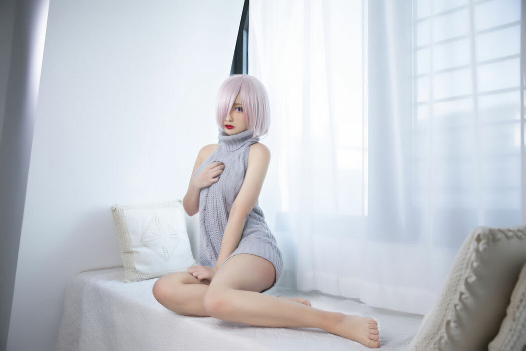 Coser@洛璃LoLiSAMA – 玛修露背毛衣 (24P)