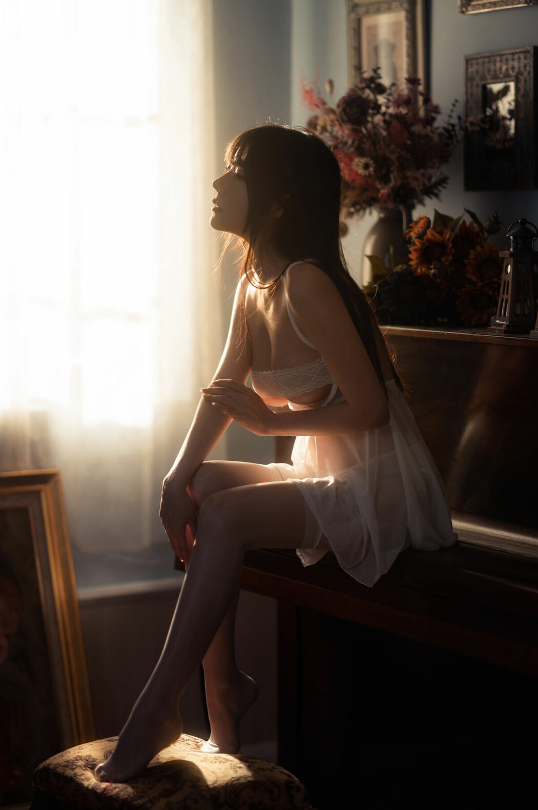 Coser@香草喵露露 – 白丝纱裙 (11P – 1V)