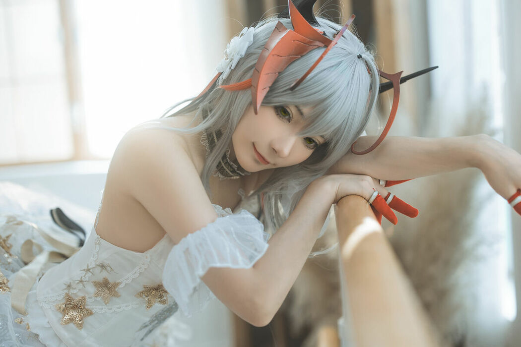 Coser@是三不是世w – 明日方舟 W 芭蕾 (28P)