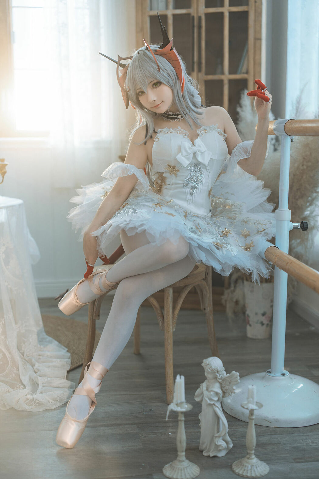 Coser@是三不是世w – 明日方舟 W 芭蕾 (28P)