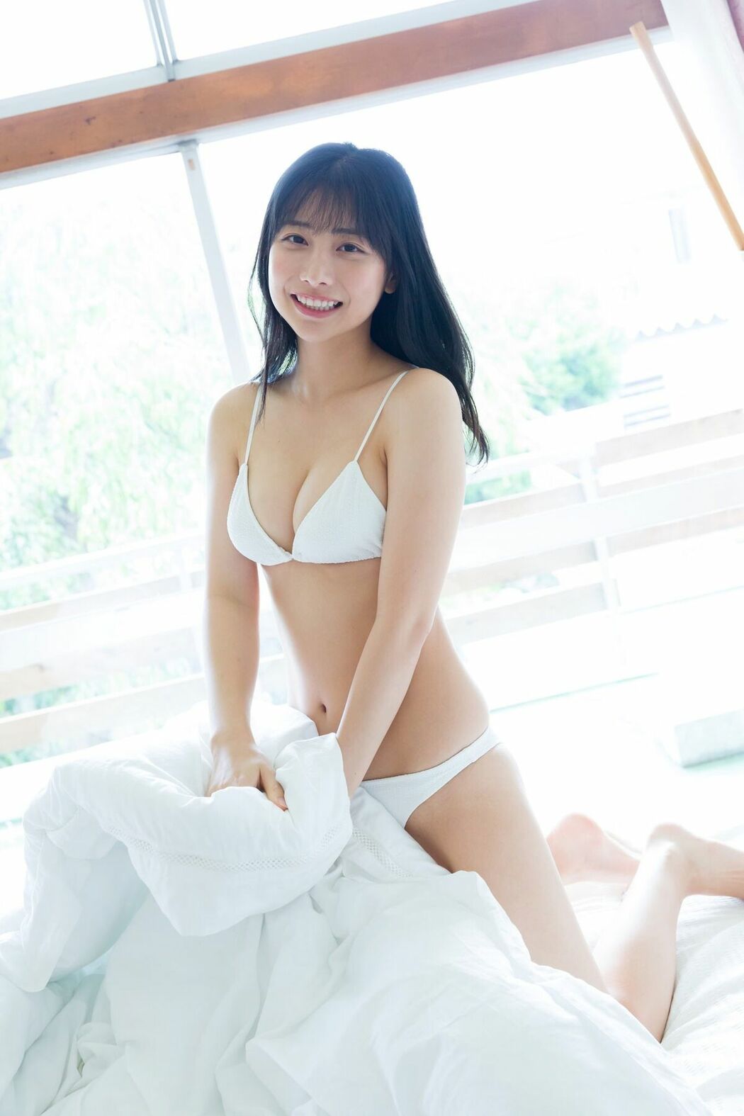 JP Yuka Suzuki 鈴木優香 – 密室のふれあい SPA デジタル写真集 (44P)