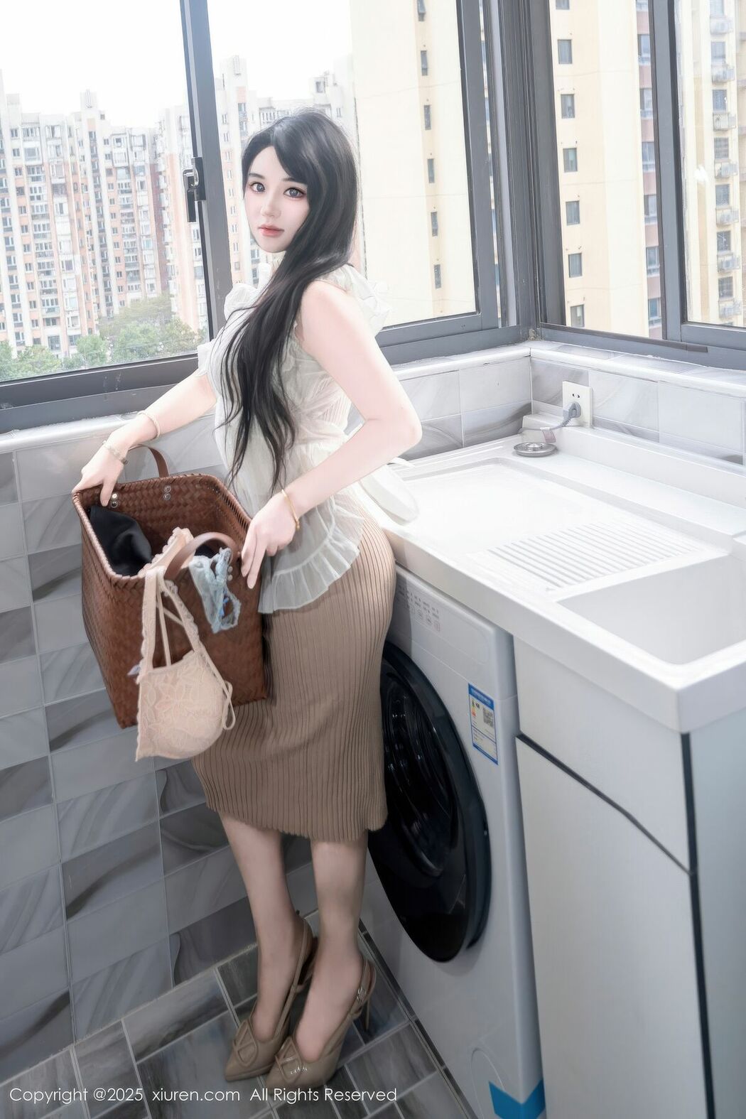 XiuRen秀人网 No.11010 Xi Xi Ai Chi Cao Mei (84P)