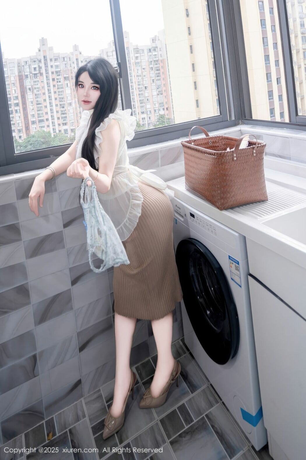 XiuRen秀人网 No.11010 Xi Xi Ai Chi Cao Mei (84P)