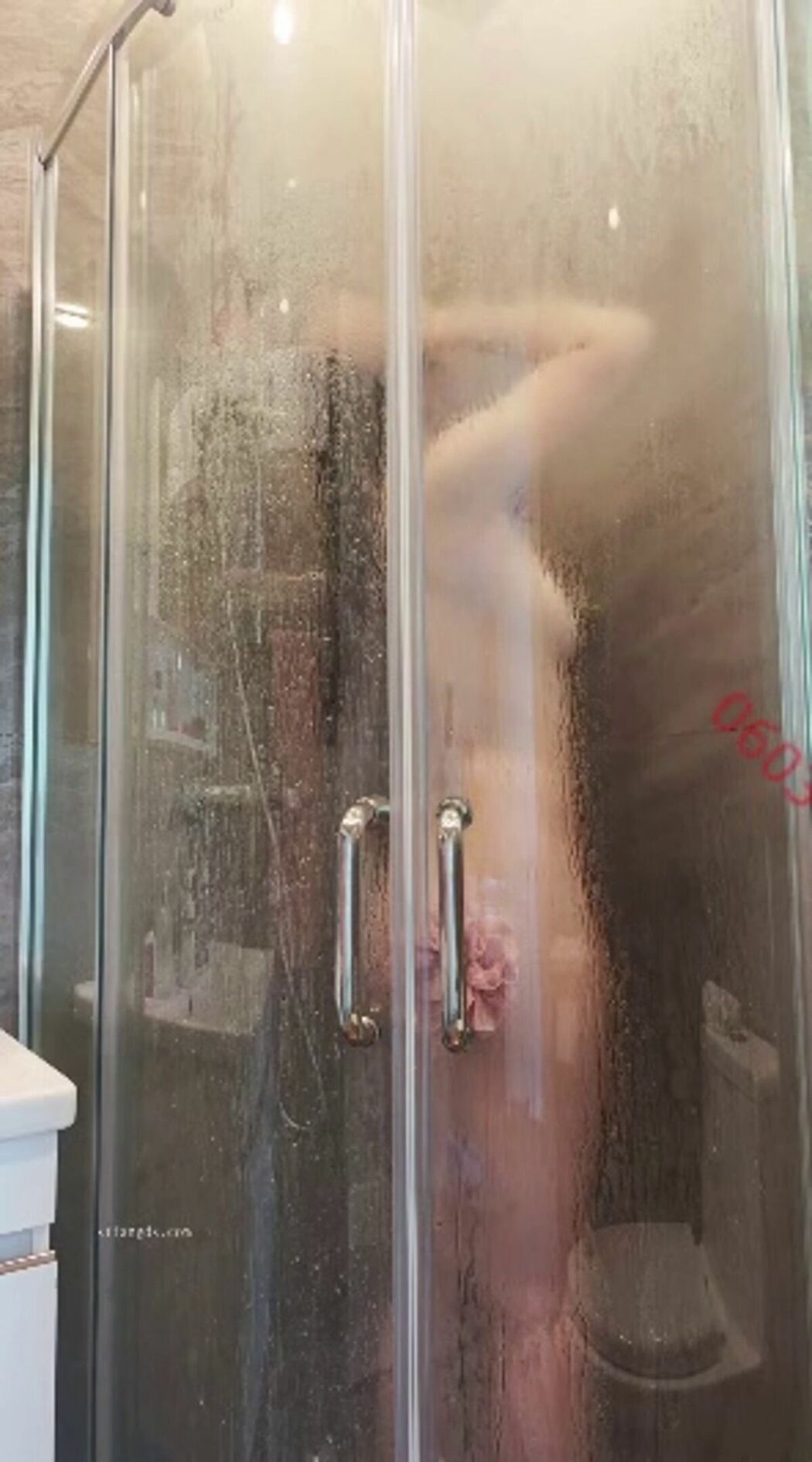 XR Uncensored Bai Lu Lulu 白露lulu – R18 秀人网模特 极品女神 红色束缚 Part02 (53P)