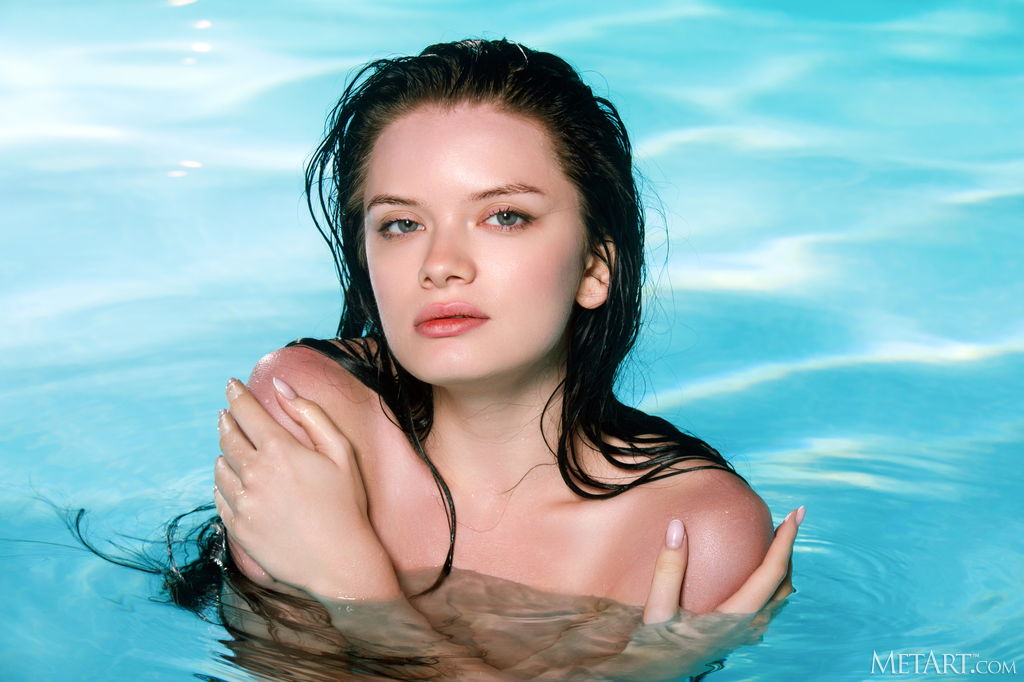 Ariana Mun Sultry Natural Beauty Dries Off By Sunbathing Naked