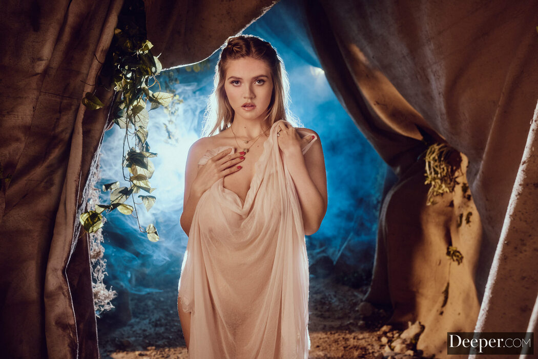 Busty Blonde And Curvy Woman Angie Faith Fucked With Big Hard Cock