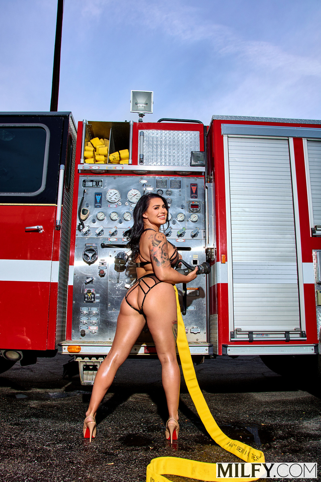 One Sexy MILF Eva Angelina Getting Fucked By Six Cocks