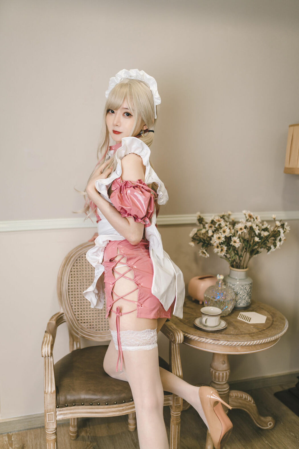 Coser@51酱 – 可爱女仆 (13P)