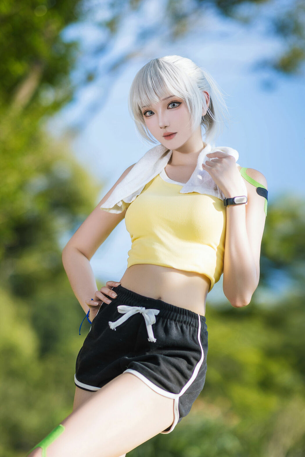 Coser@瓜希酱 – 灵笼-白月魁运动服 (16P)
