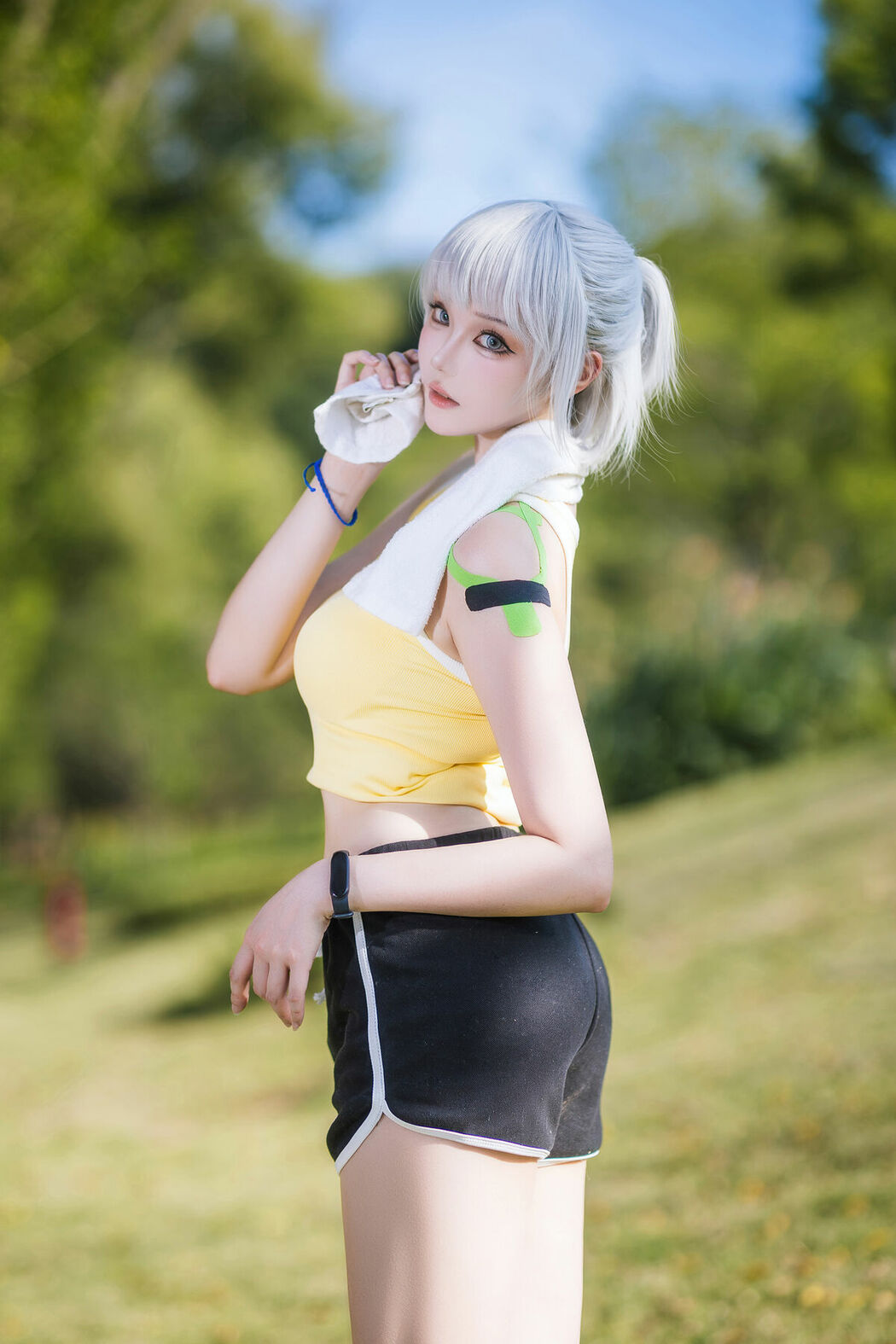 Coser@瓜希酱 – 灵笼-白月魁运动服 (16P)