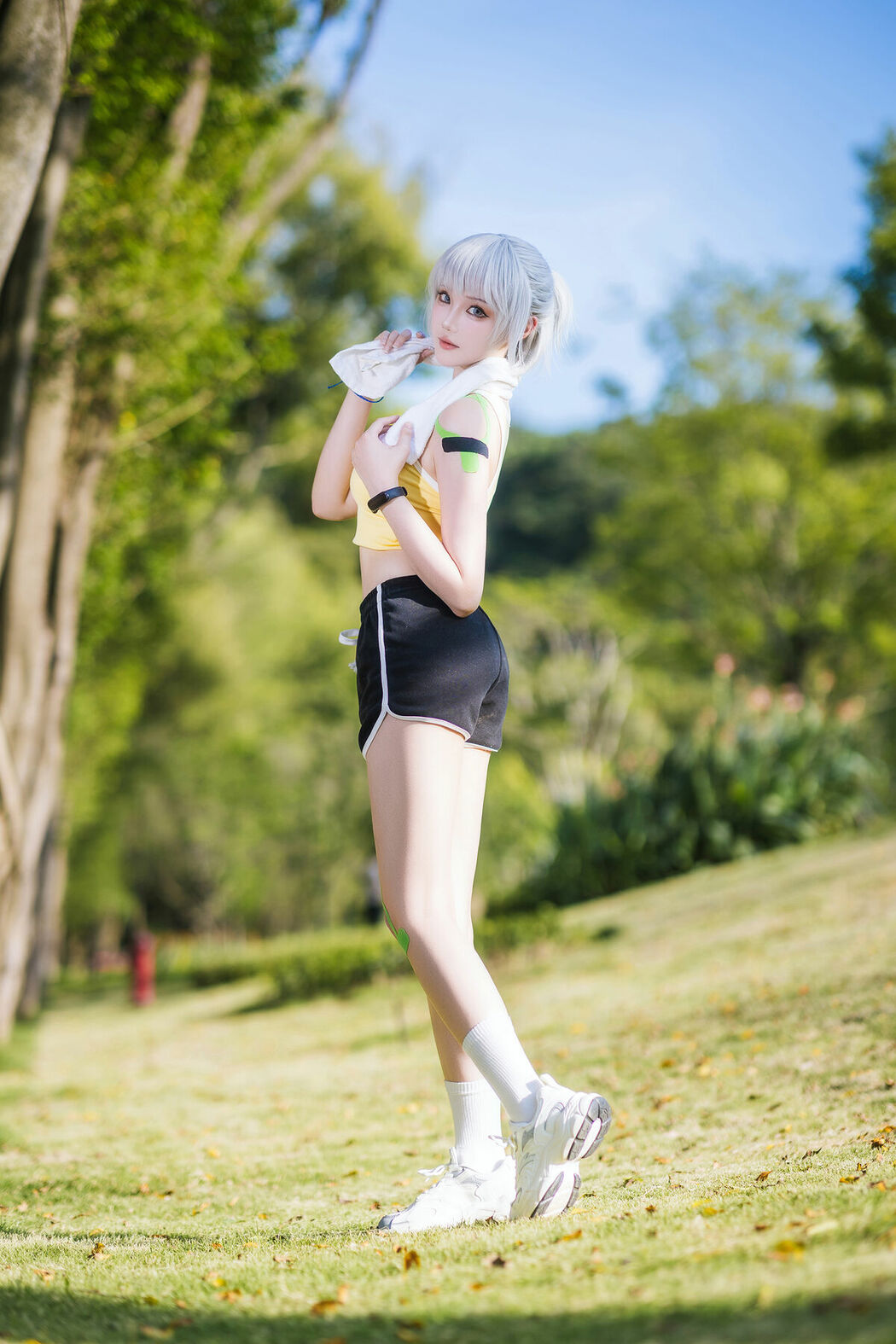 Coser@瓜希酱 – 灵笼-白月魁运动服 (16P)
