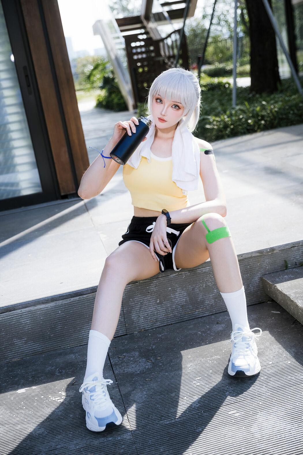 Coser@瓜希酱 – 灵笼-白月魁运动服 (16P)