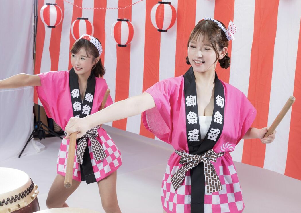 JP Rio Kuriyama 栗山莉緒 And Rena Momozono 桃園憐奈 – Post Digital Photo Naked Wild Drummer 全裸あばれ太鼓 (12P)