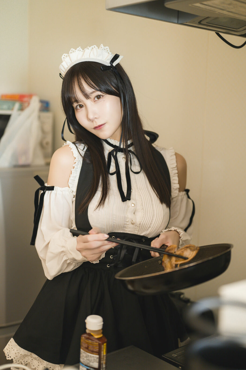 Coser@けん研 けんけん – DL写真集 推し型メイドロイドとしたいこと Part01 (68P)