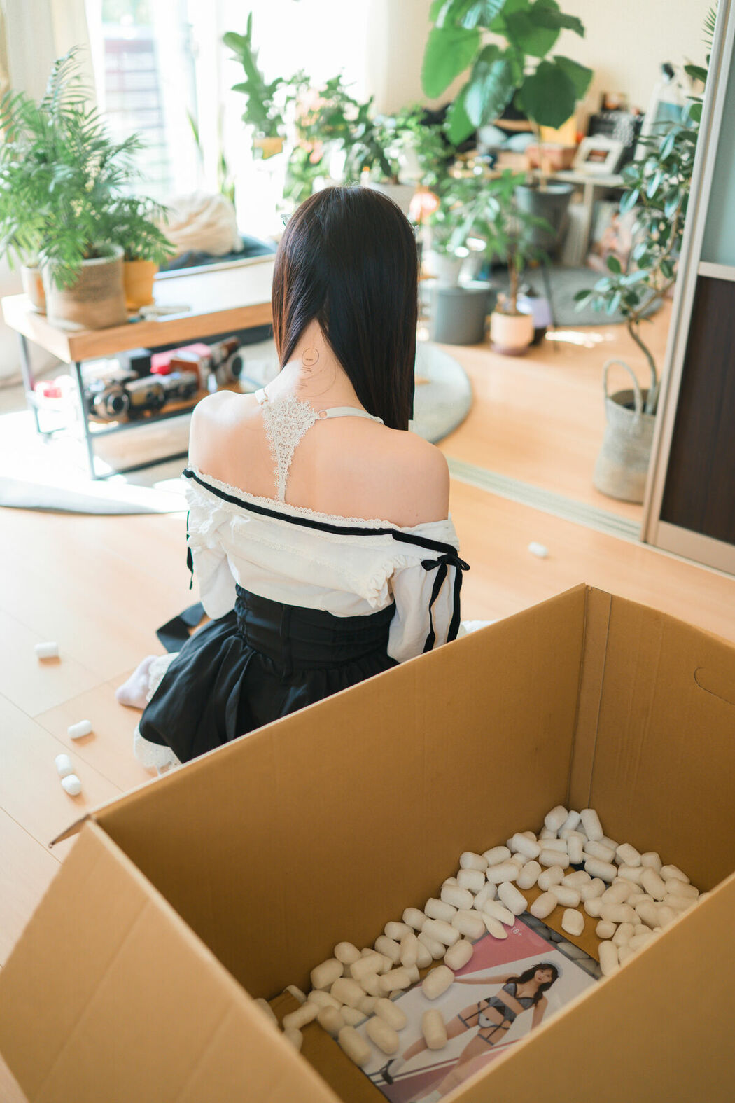 Coser@けん研 けんけん – DL写真集 推し型メイドロイドとしたいこと Part02 (68P)