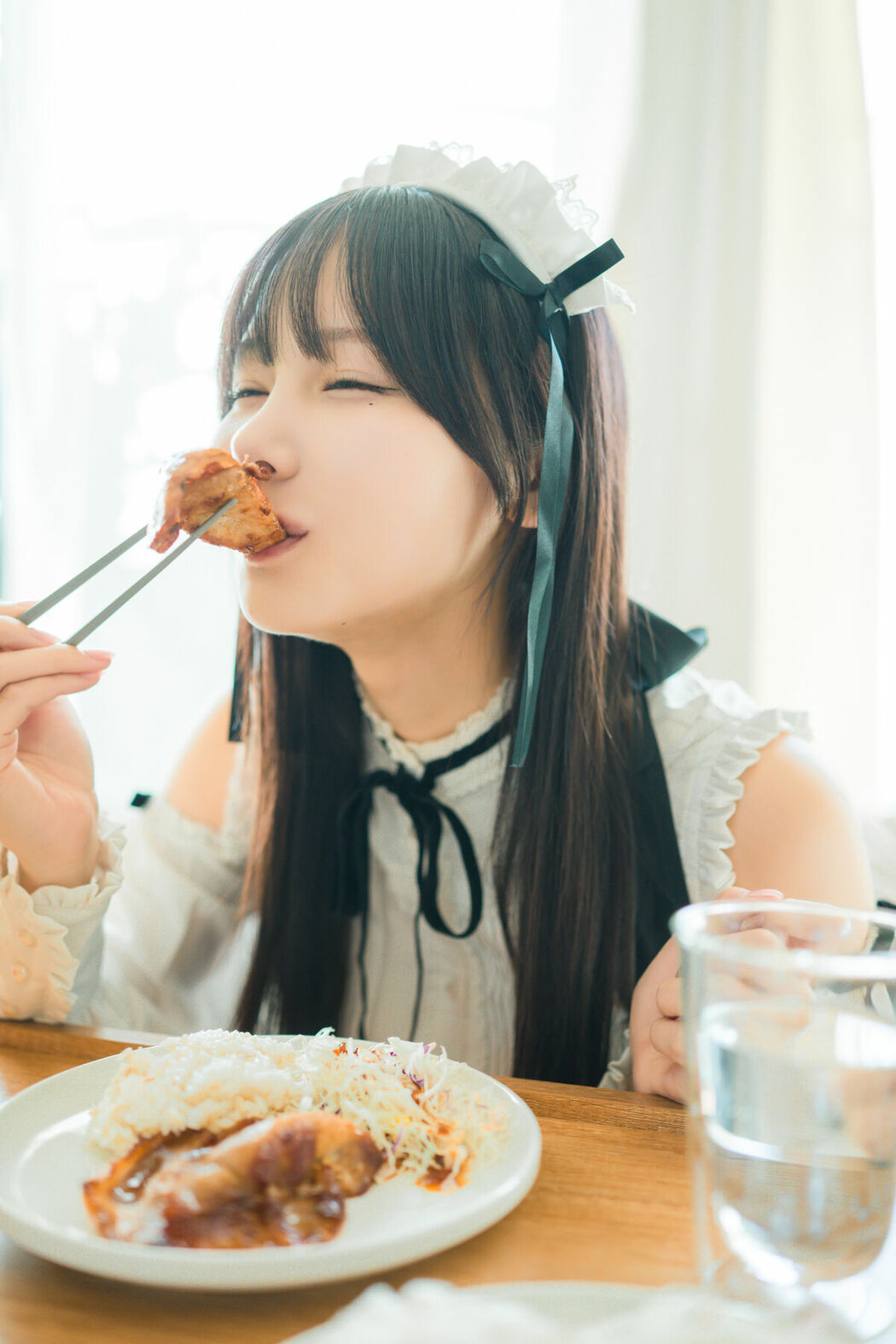 Coser@けん研 けんけん – DL写真集 推し型メイドロイドとしたいこと Part02 (68P)