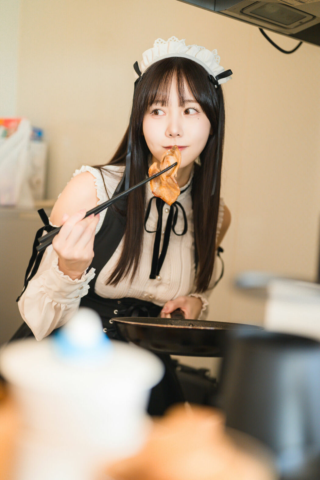 Coser@けん研 けんけん – DL写真集 推し型メイドロイドとしたいこと Part01 (68P)