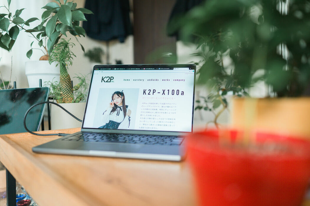 Coser@けん研 けんけん – DL写真集 推し型メイドロイドとしたいこと Part01 (68P)