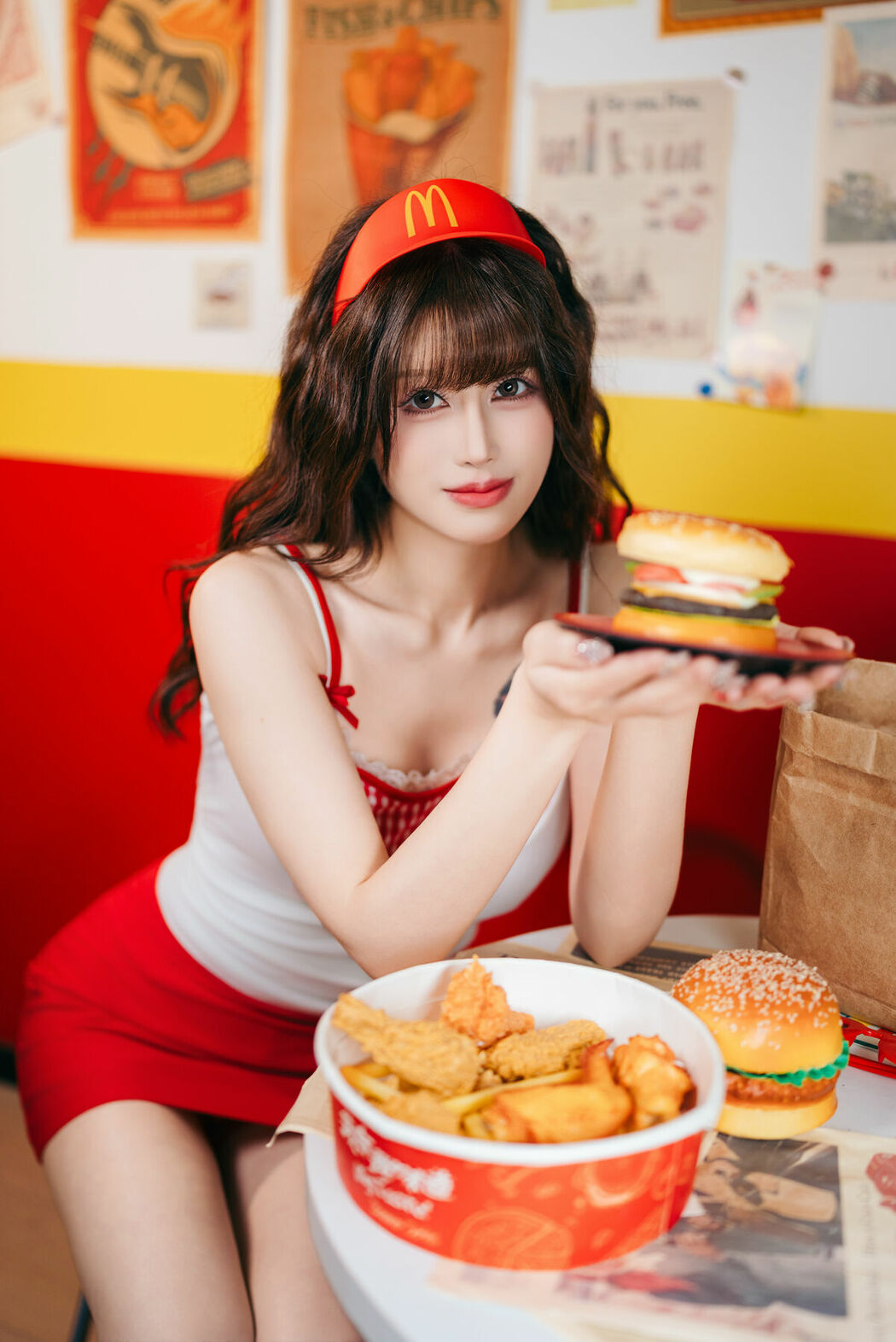 Coser@鹿八岁 – 麦门打工日记 (18P)