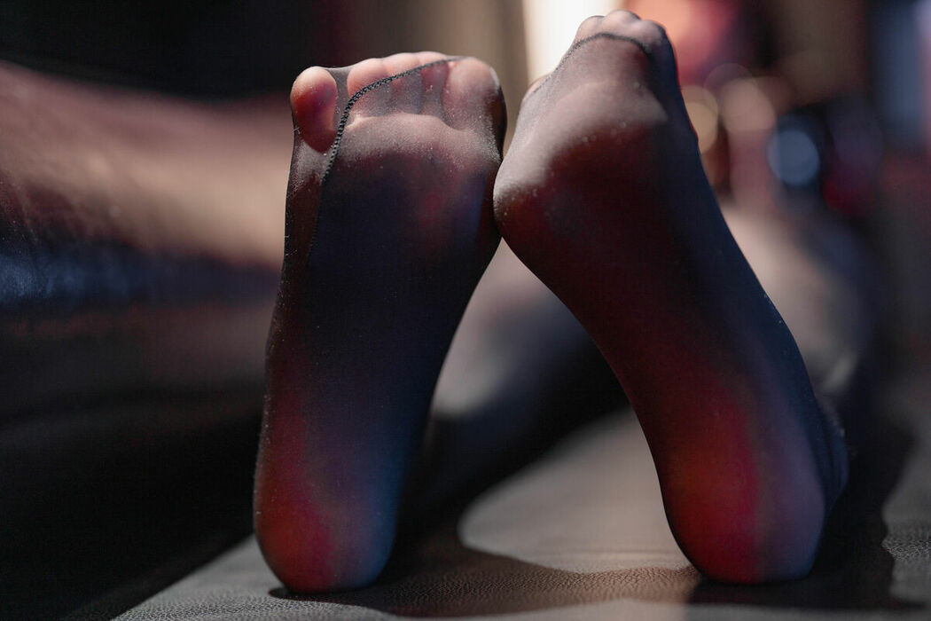 Coser@轩萧学姐 – 黑丝通讯官 (61P)