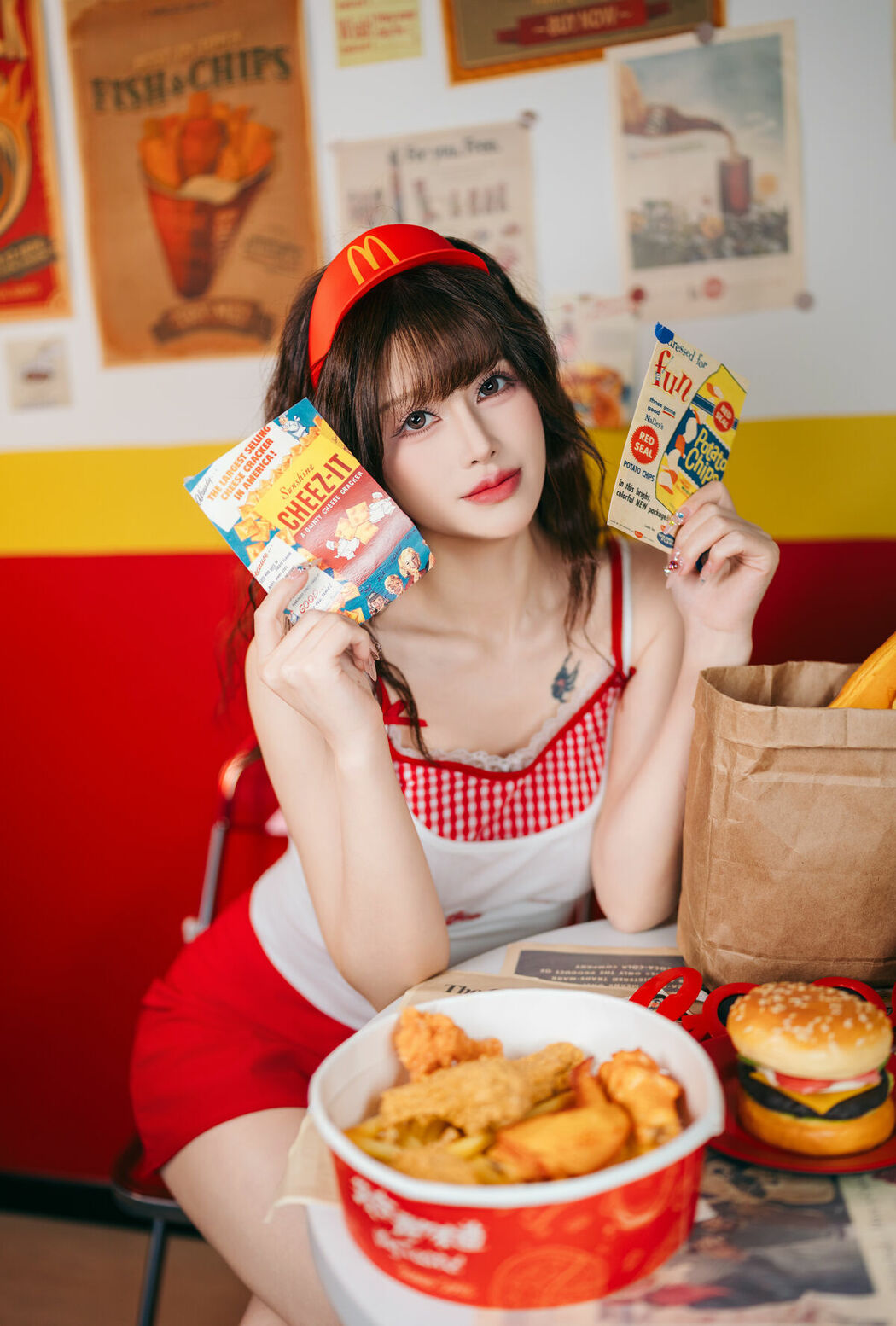 Coser@鹿八岁 – 麦门打工日记 (18P)