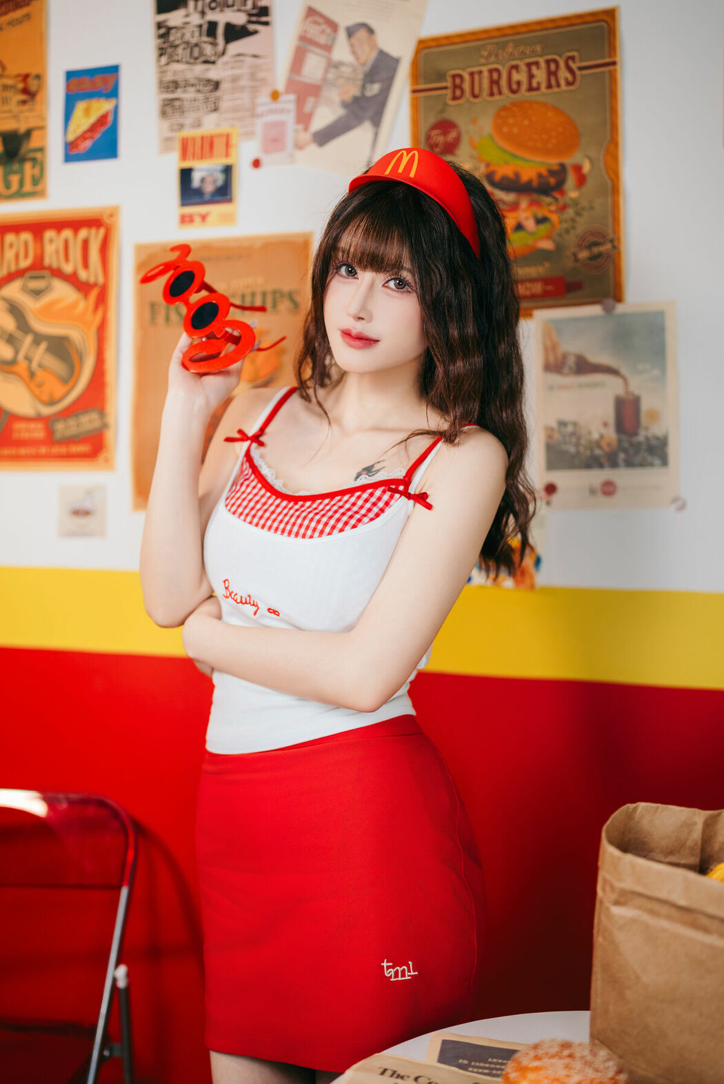 Coser@鹿八岁 – 麦门打工日记 (18P)