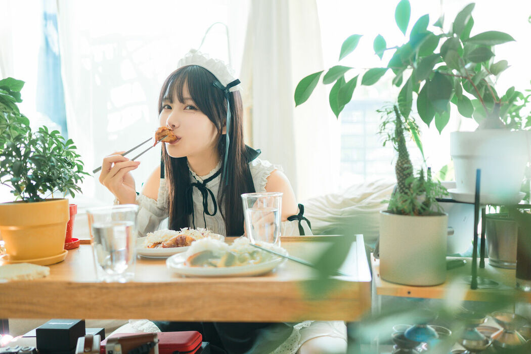 Coser@けん研 けんけん – DL写真集 推し型メイドロイドとしたいこと Part01 (68P)