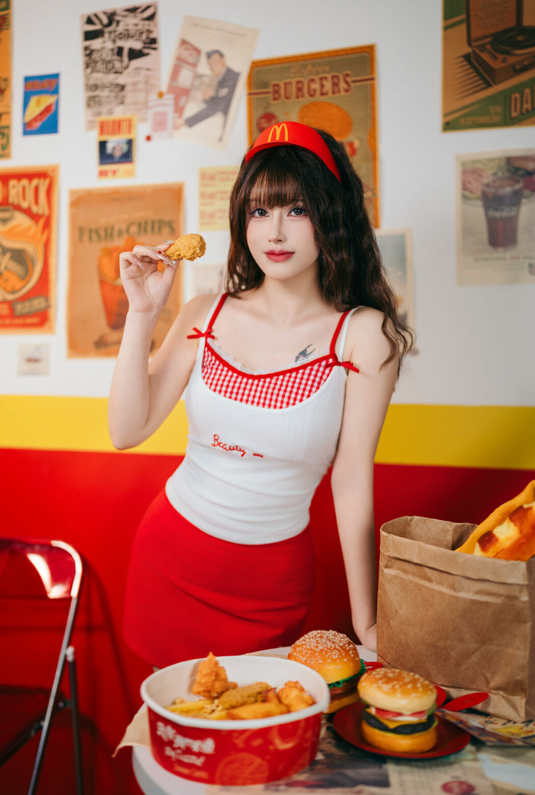 Coser@鹿八岁 – 麦门打工日记 (18P)