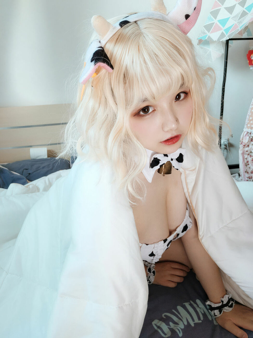 Coser@阿半今天很开心 – 奶牛比基尼 (52P)