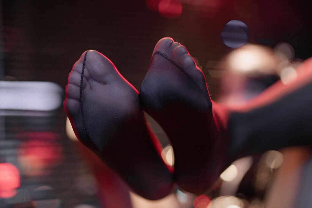 Coser@轩萧学姐 – 黑丝通讯官 (61P)