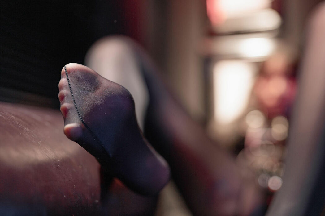 Coser@轩萧学姐 – 黑丝通讯官 (61P)