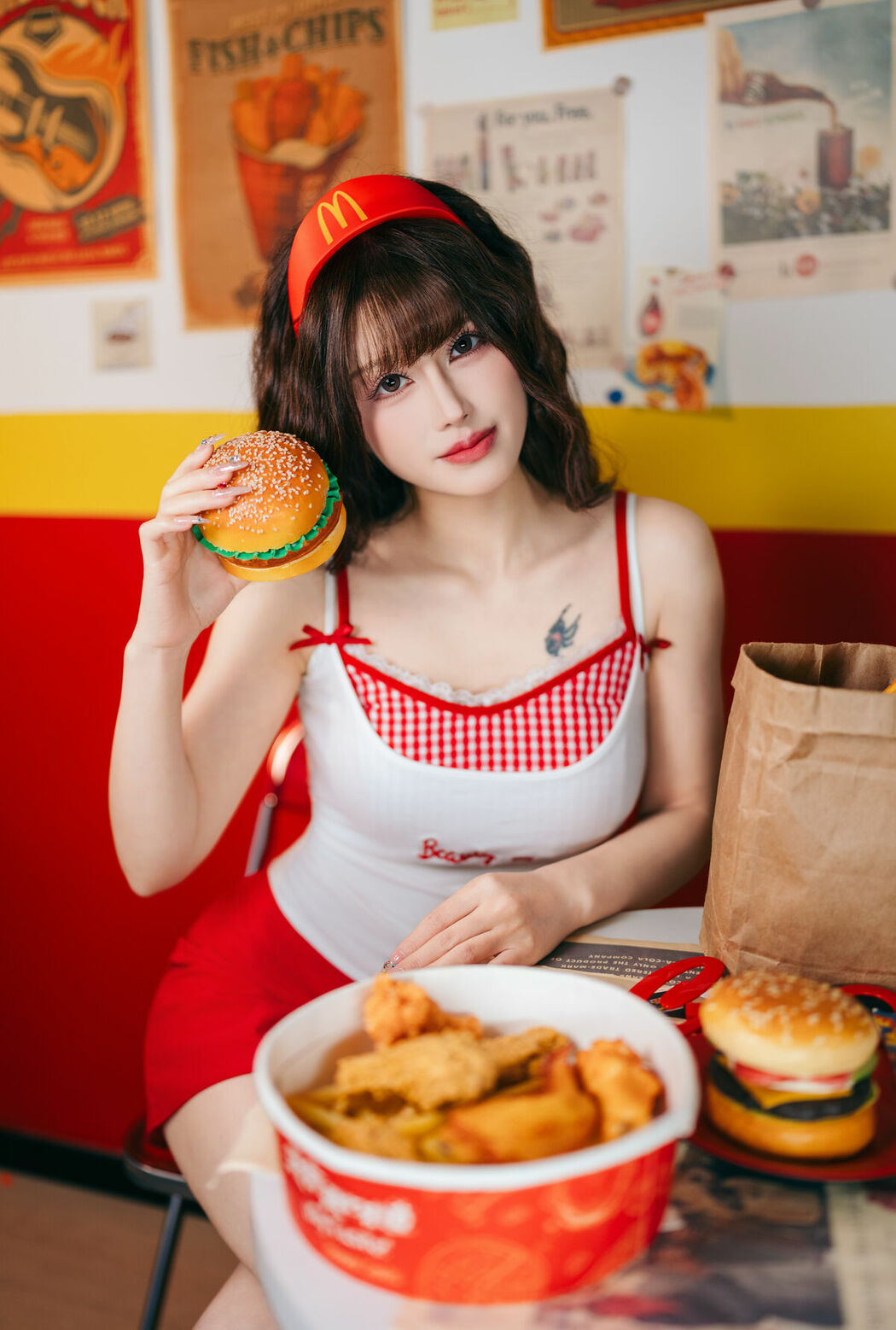 Coser@鹿八岁 – 麦门打工日记 (18P)