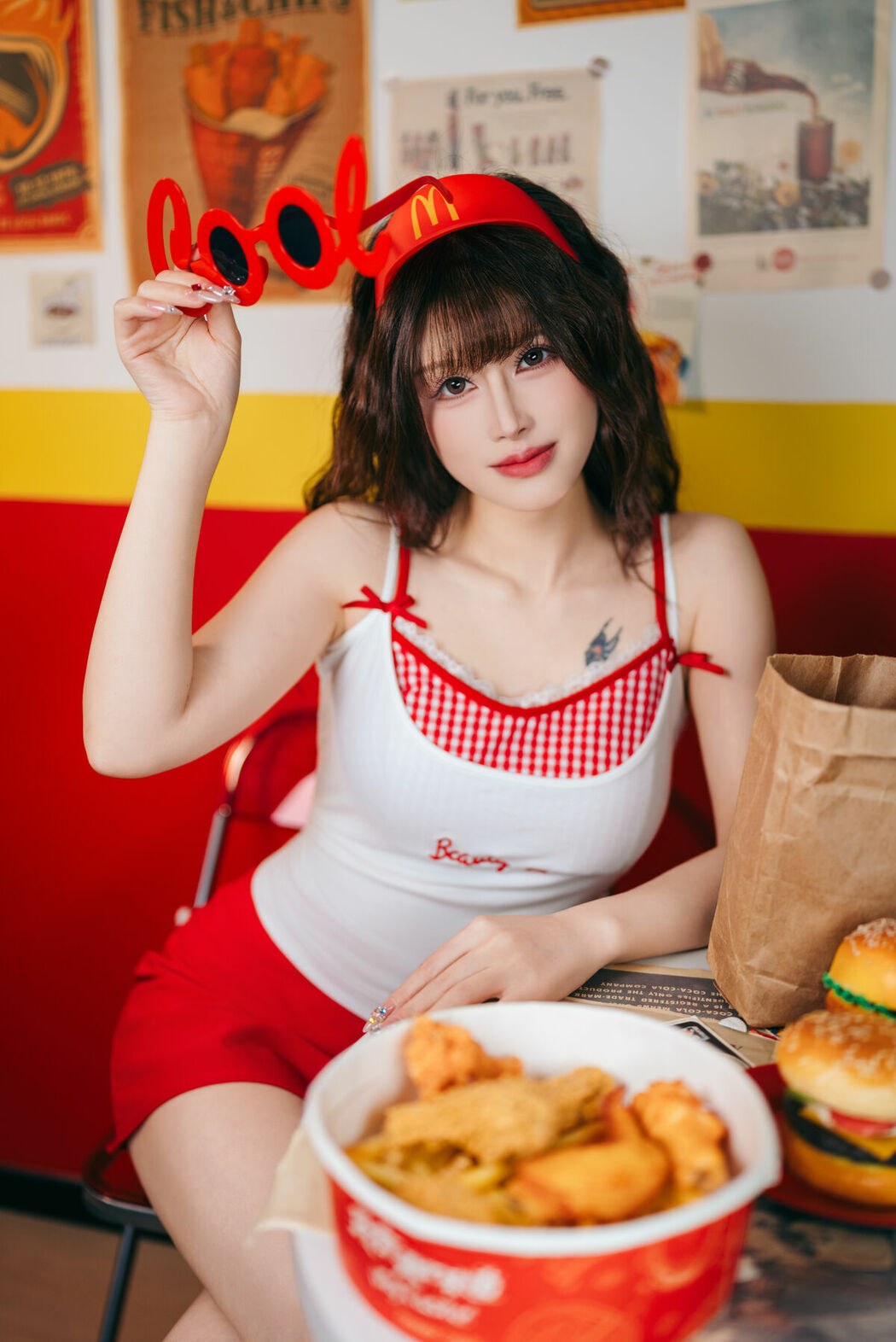 Coser@鹿八岁 – 麦门打工日记 (18P)