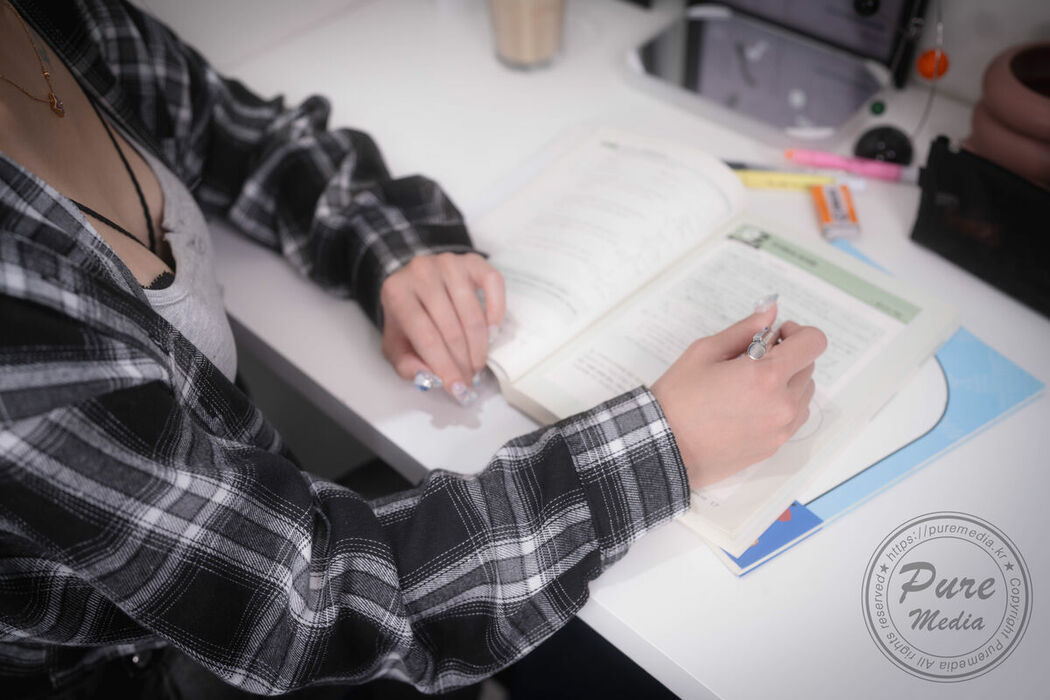 Pure Media Vol.307 – Yeha 예하 And Yuna Part01 (55P)