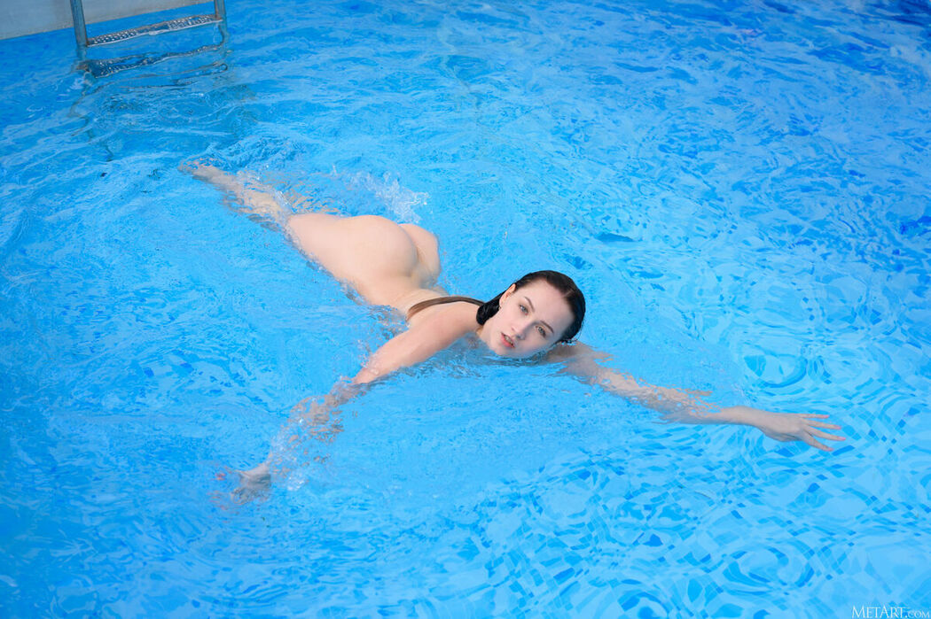 MetArt Scarlet Telles – Striped Swimsuit Part01 (60P)