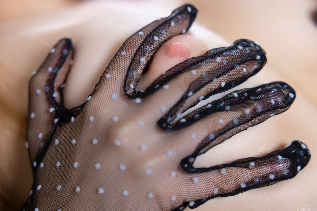 MetArt Sonya Elf – Polka Peek Part02 (54P)