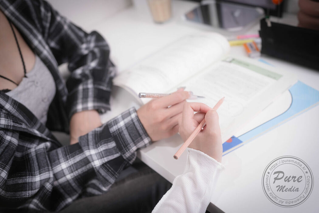 Pure Media Vol.307 – Yeha 예하 And Yuna Part01 (55P)