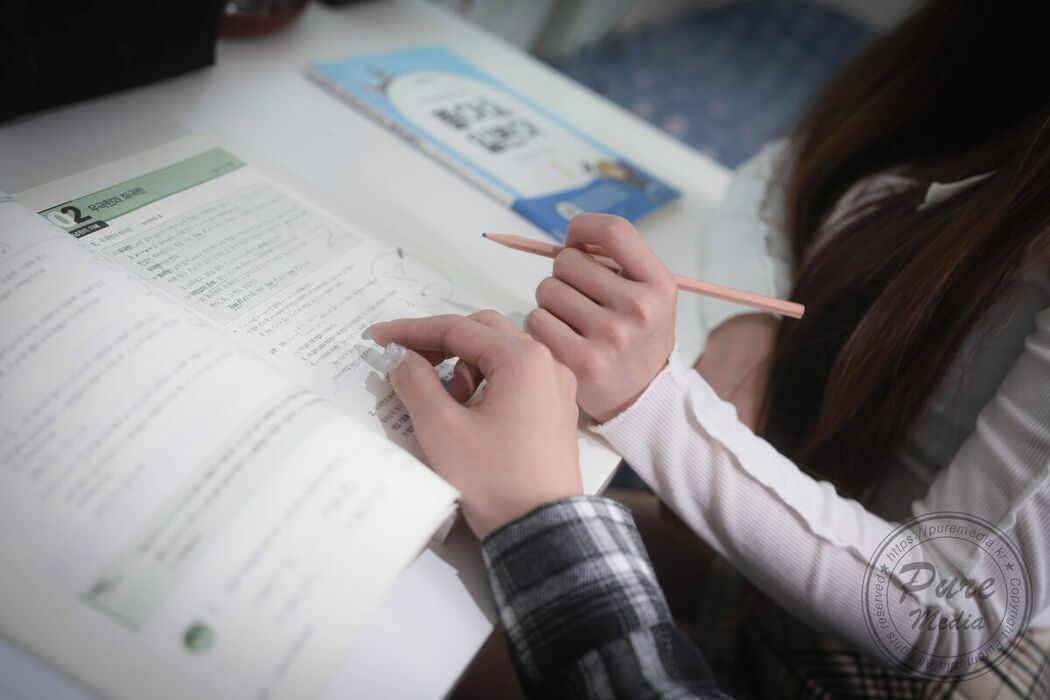 Pure Media Vol.307 – Yeha 예하 And Yuna Part01 (55P)