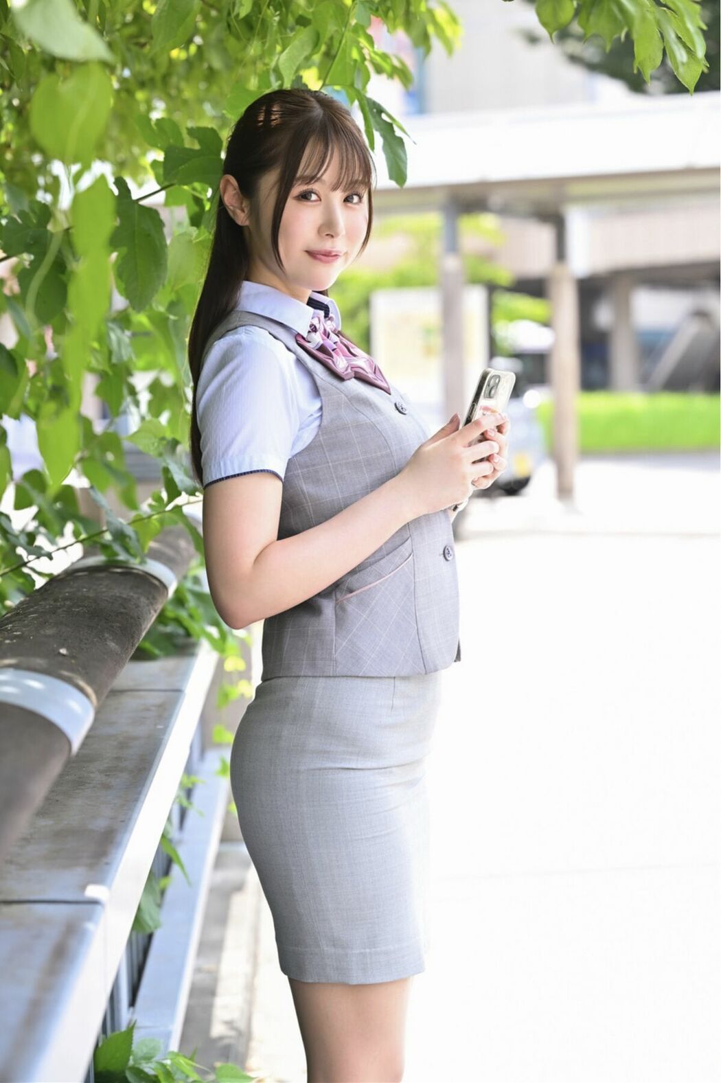 JP 働くオンナ図鑑 01 グラビア写真集 Part01 (48P)