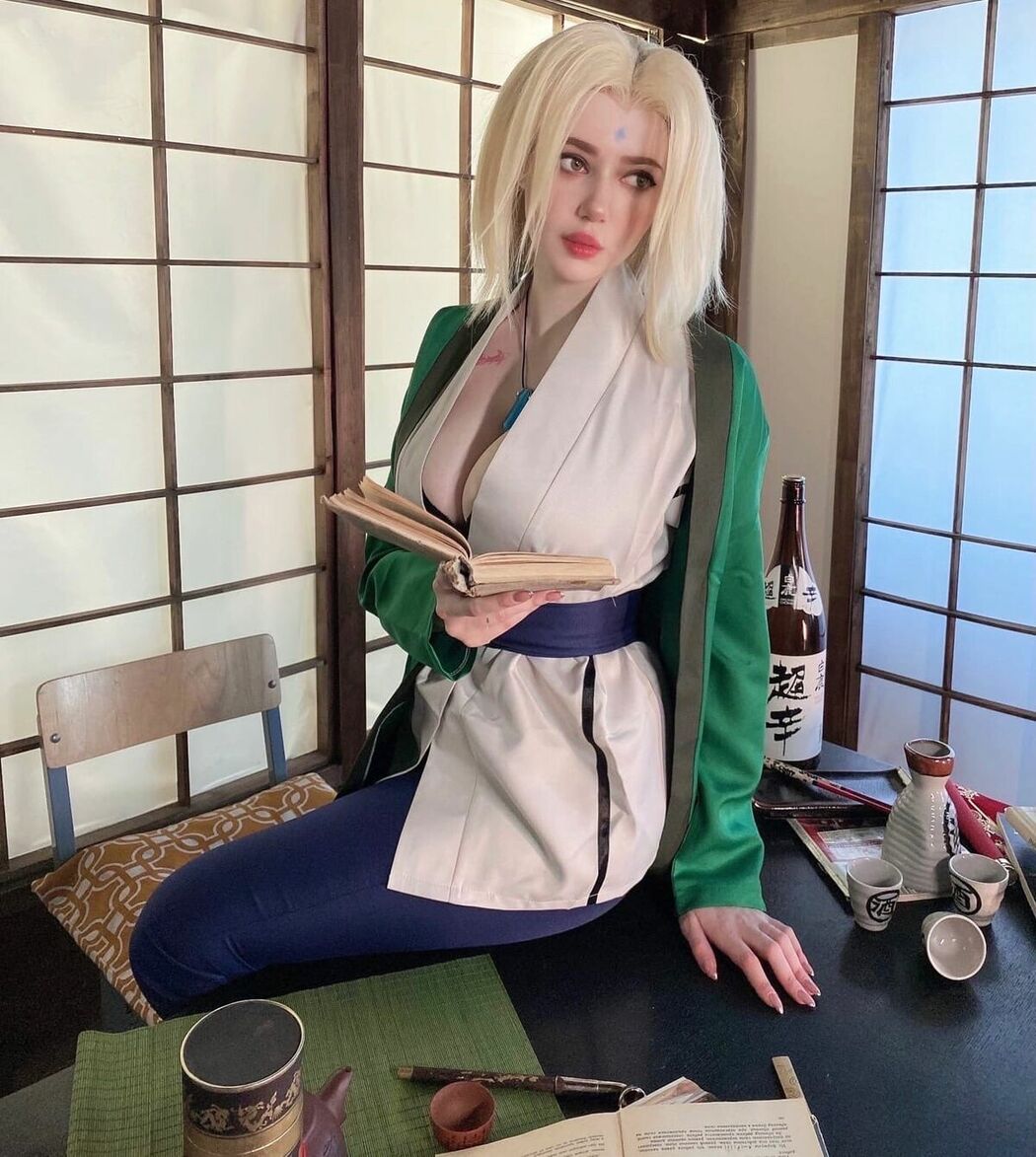 Coser@Alina Becker – Tsunade (18P)