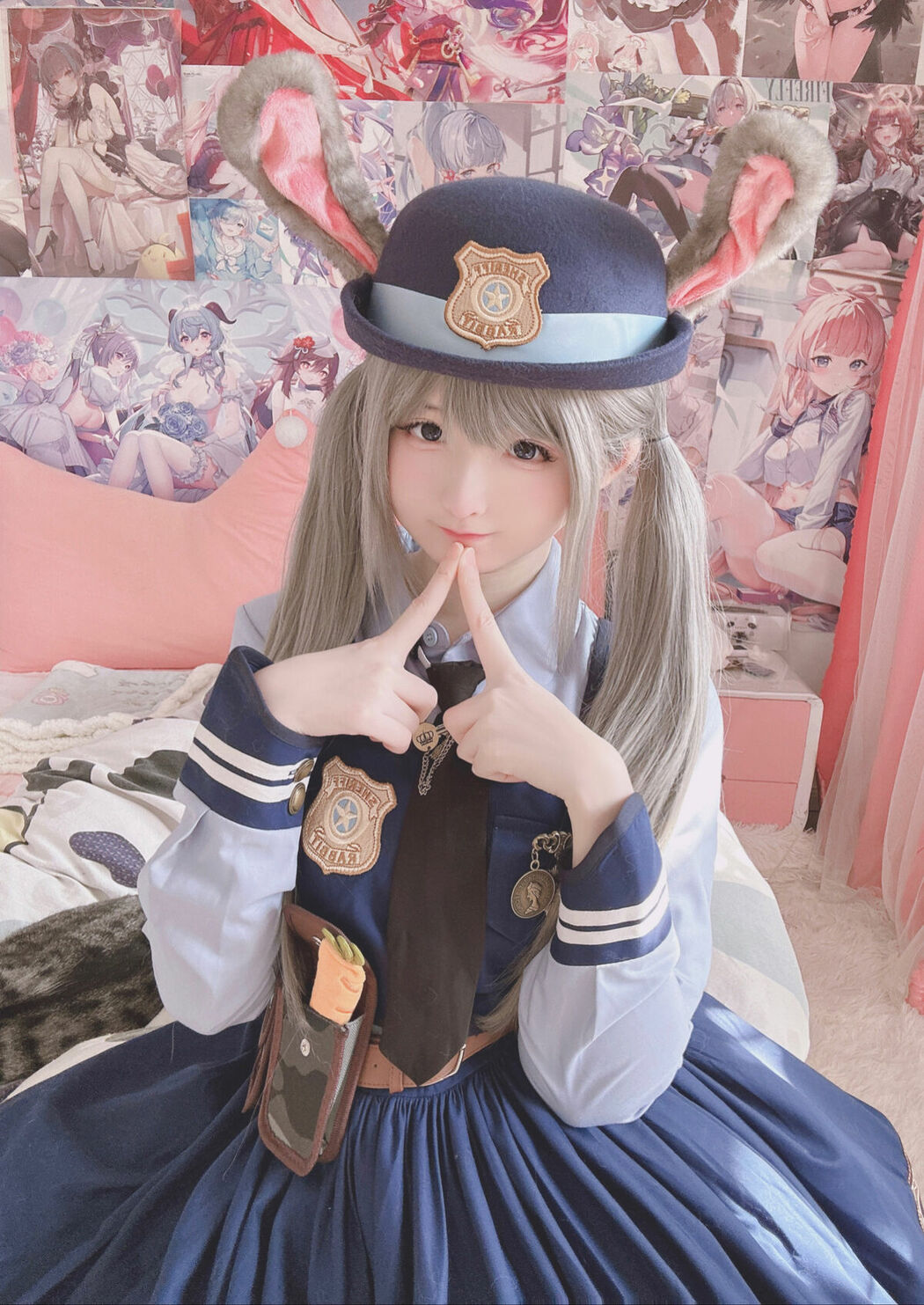 Coser@习呆呆 – ウサギ警官 (17P – 1V)