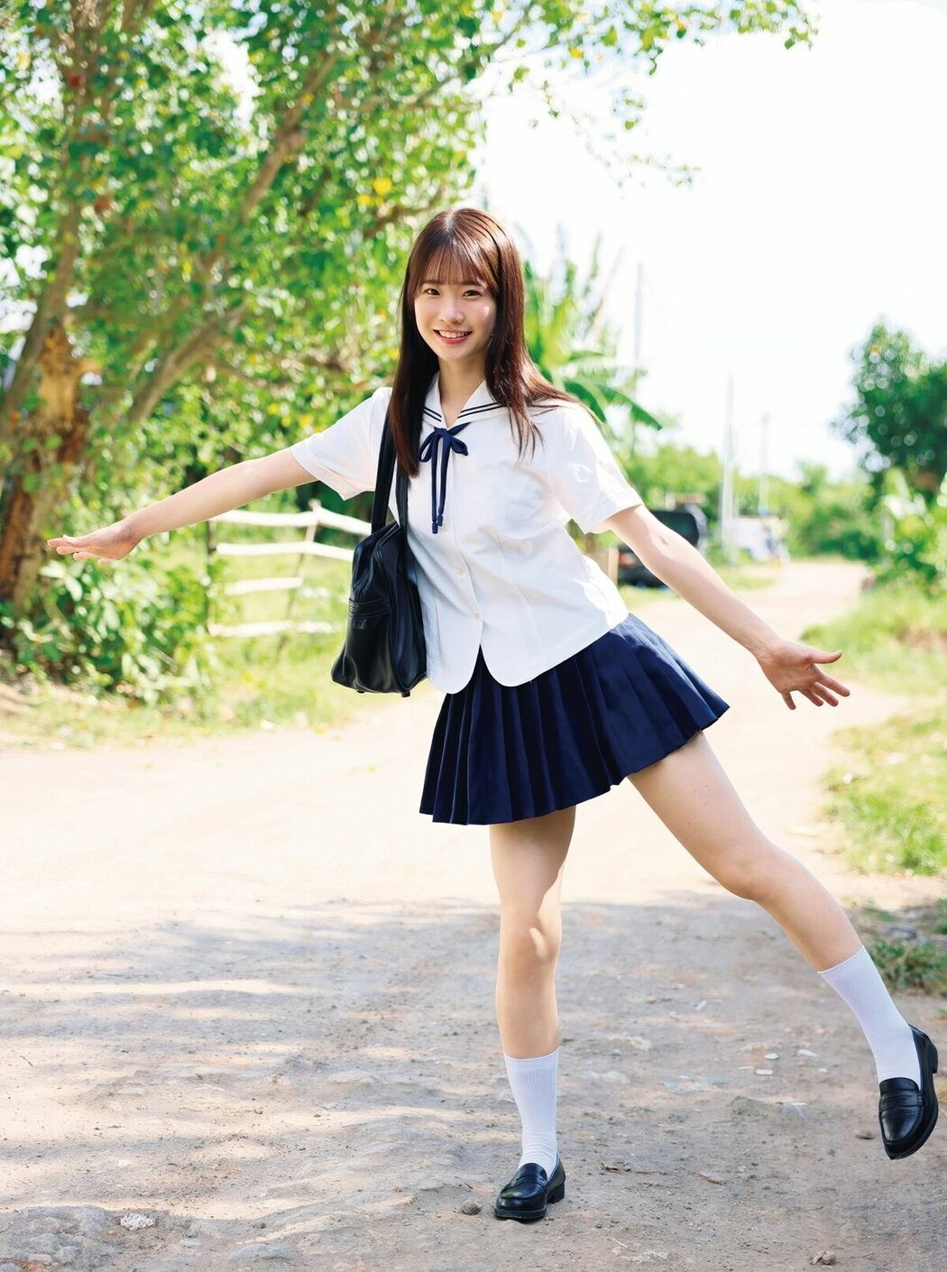 JP Emika Shirakami 白上咲花 – 1st.写真集 Emicul1st Part01 (48P)