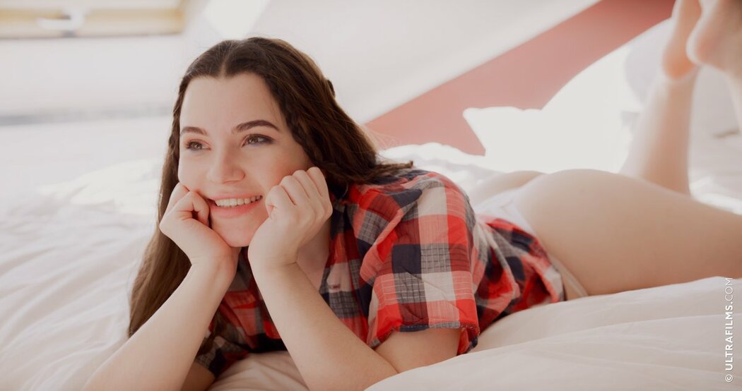 UltraFilms Hayli Sanders And Lea Guerlin – Sapphic Passion