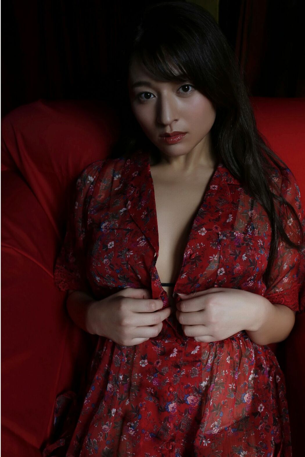 JP Kana Tokue 徳江かな – 紅唇 (82P)