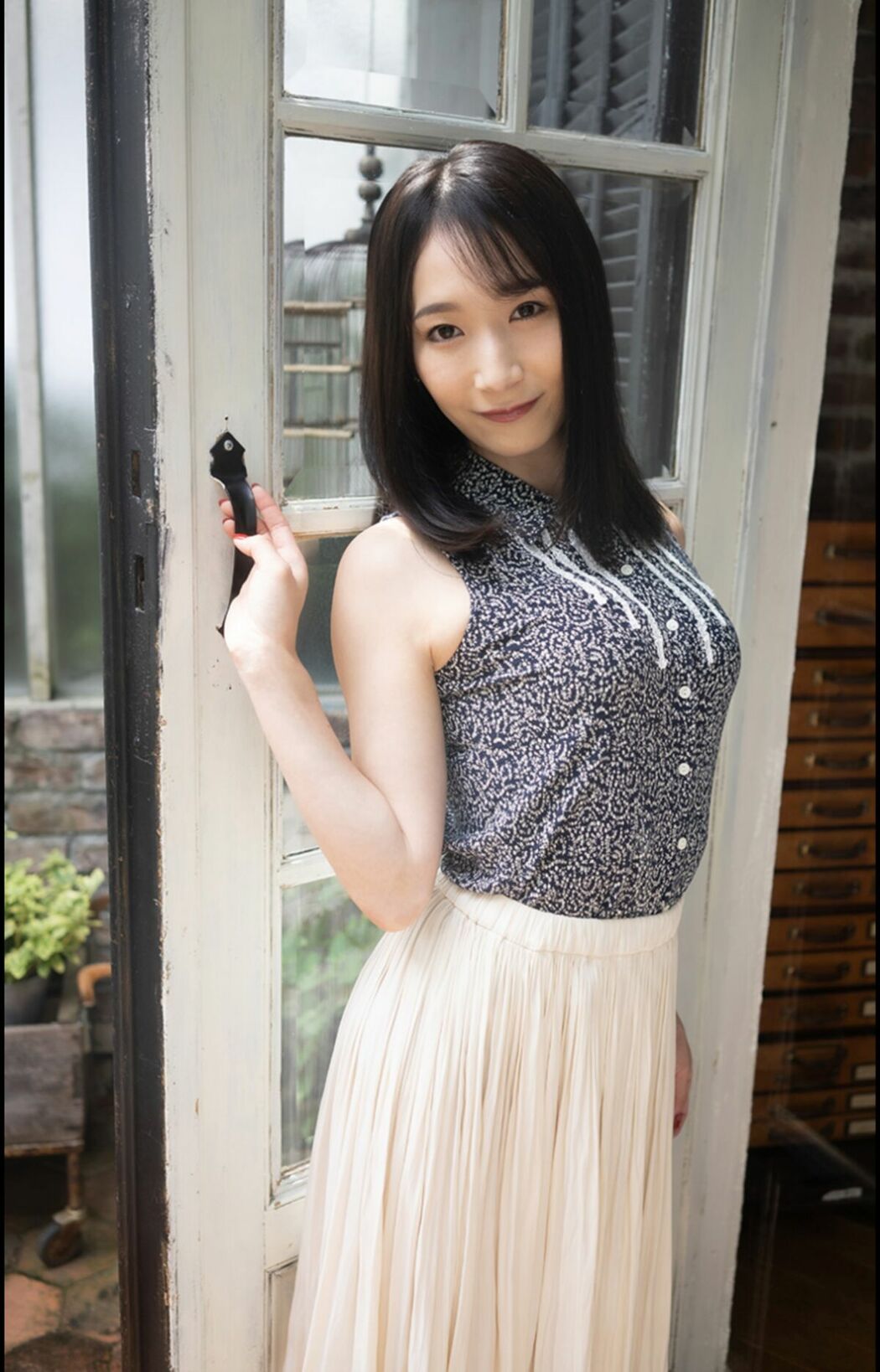 JP Harumi Kurokawa 黒川晴美 – 週刊実話デジタル写真集 きれいでエッチなお姉さん Part01 (49P)