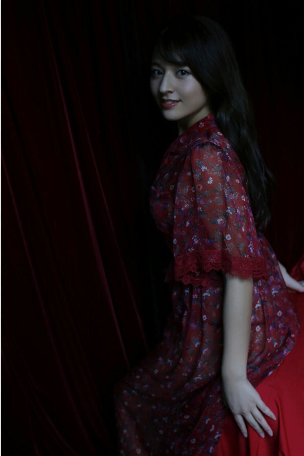 JP Kana Tokue 徳江かな – 紅唇 (82P)