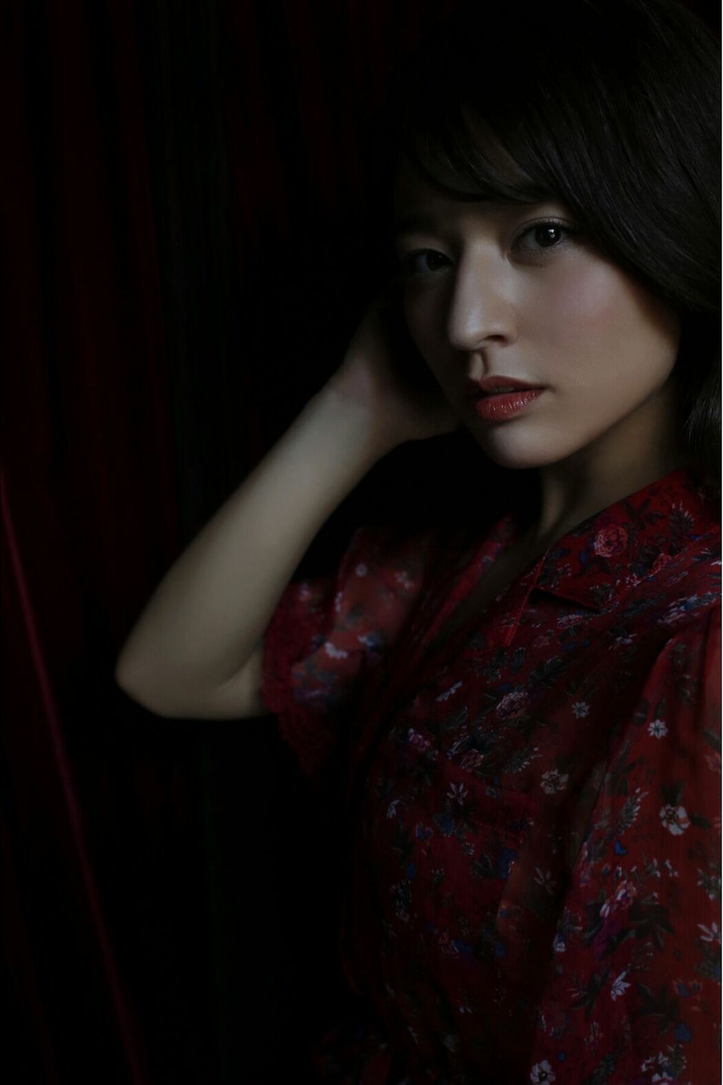 JP Kana Tokue 徳江かな – 紅唇 (82P)