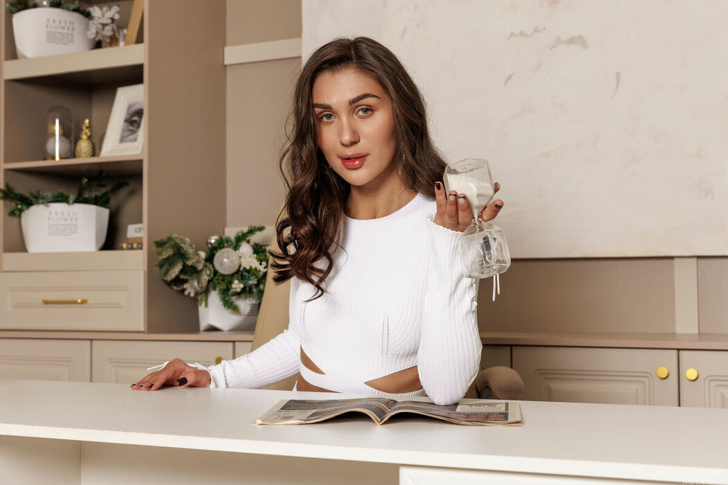 MetArt Leo Ahsoka – Down to Business Part01 (56P)